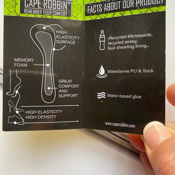 Cape Robin shoes Size 8 Clear with stones. - Picture 5 of 6